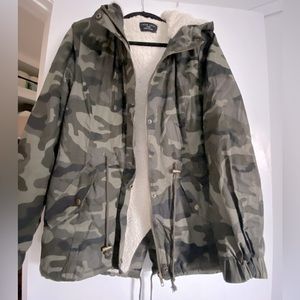 Large fleece lined Camo jacket